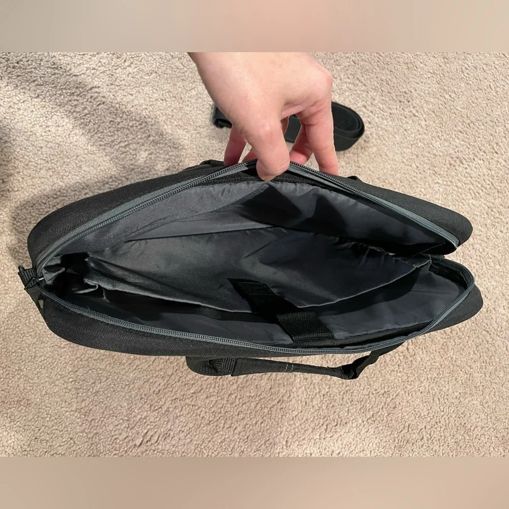 ASUS Black Nereus Carry Laptop Bag with Adjustable Removable Strap